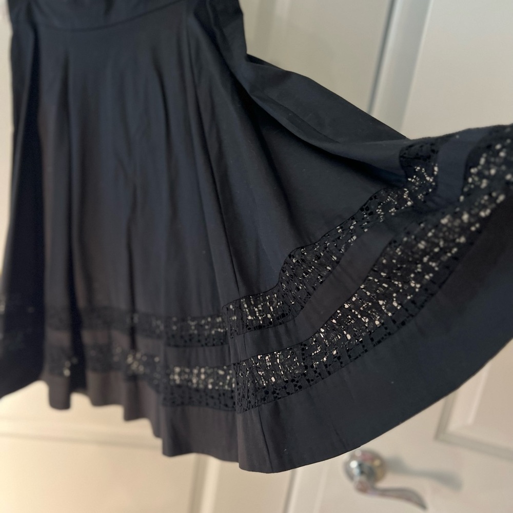 Nieman Marcus Collection Black skirt with eyelid lace detail in the bottom